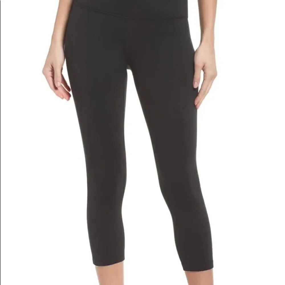 ZellaBlack High Waist Cropped Legging Sz XS
